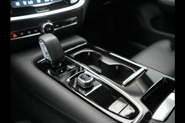 Volvo V60 T6 AWD Plus Bright LONG RANGE PHEV 350pk Dealer O.H. | Panodak | Camera | Harman / Kardon | Lederen Sportstoelen Memory & Verwarmd | Google Assistent | Keyless | Stuur Verwarmd | Apple Carplay | Navigatie | DAB | Plug In Hybrid |