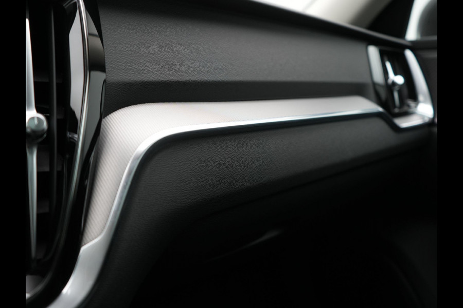 Volvo V60 T6 AWD Plus Bright LONG RANGE PHEV 350pk Dealer O.H. | Panodak | Camera | Harman / Kardon | Lederen Sportstoelen Memory & Verwarmd | Google Assistent | Keyless | Stuur Verwarmd | Apple Carplay | Navigatie | DAB | Plug In Hybrid |