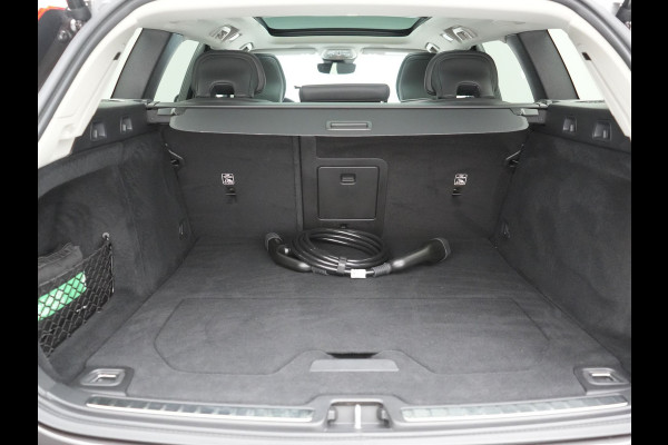 Volvo V60 T6 AWD Plus Bright LONG RANGE PHEV 350pk Dealer O.H. | Panodak | Camera | Harman / Kardon | Lederen Sportstoelen Memory & Verwarmd | Google Assistent | Keyless | Stuur Verwarmd | Apple Carplay | Navigatie | DAB | Plug In Hybrid |