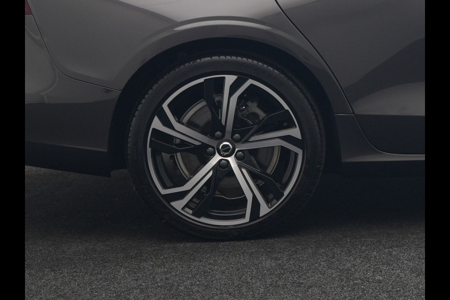Volvo V60 T6 AWD Plus Bright LONG RANGE PHEV 350pk Dealer O.H. | Panodak | Camera | Harman / Kardon | Lederen Sportstoelen Memory & Verwarmd | Google Assistent | Keyless | Stuur Verwarmd | Apple Carplay | Navigatie | DAB | Plug In Hybrid |