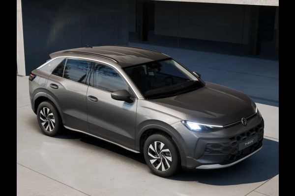 Volkswagen T-Roc Limited Edition 1.5 eTSI 85 kW / 116 PK SUV 7 vers / Getinte ramen / Carplay / 16 Inch