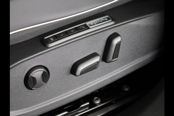 Volkswagen ID.4 Pro Limited Edition Plus 77 kWh accu 210 kW / 286 / Trekhaak / Panoramadak / Carplay / Massage