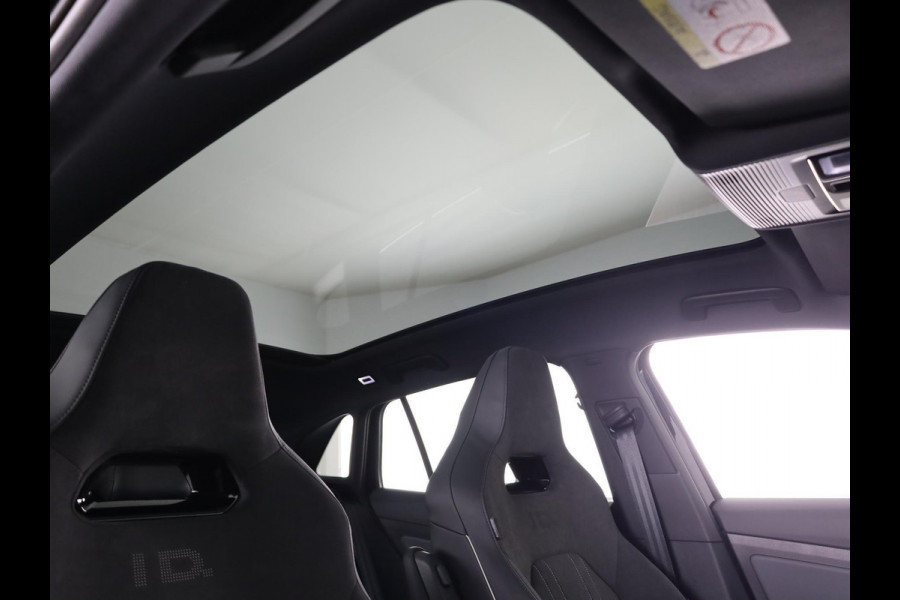 Volkswagen ID.4 Pro Limited Edition Plus 77 kWh accu 210 kW / 286 / Trekhaak / Panoramadak / Carplay / Massage