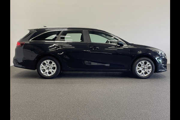 Kia Ceed Sportswagon 1.0 T-GDi 120pk DynamicLine Climate Control Navigatie Apple Carplay/Android Auto Cruise Control Full LED PDC VA Camera 16" Lichtmetalen Velgen