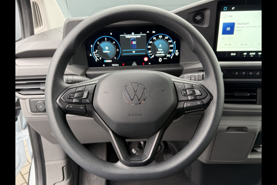 Volkswagen Transporter 2.0 TDI 150 PK STYLE / AUTOMAAT / L1H1 / BPM VRIJ! / ACHTERKLEP / ECC / CRUISE / 3 ZITS / LANE ASSIST / CAMERA