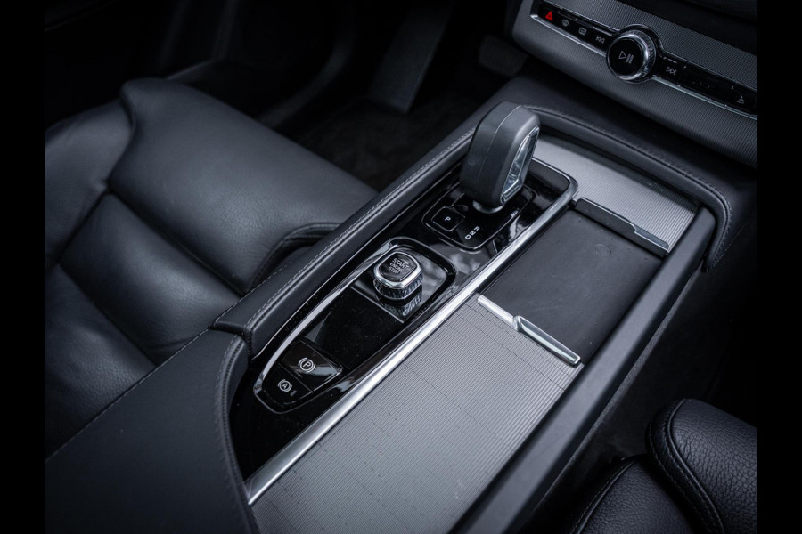 Volvo XC90 2.0 T8 Recharge AWD Ultimate Bright - R-Design l Pano l Trekhaak l HUD l Memory