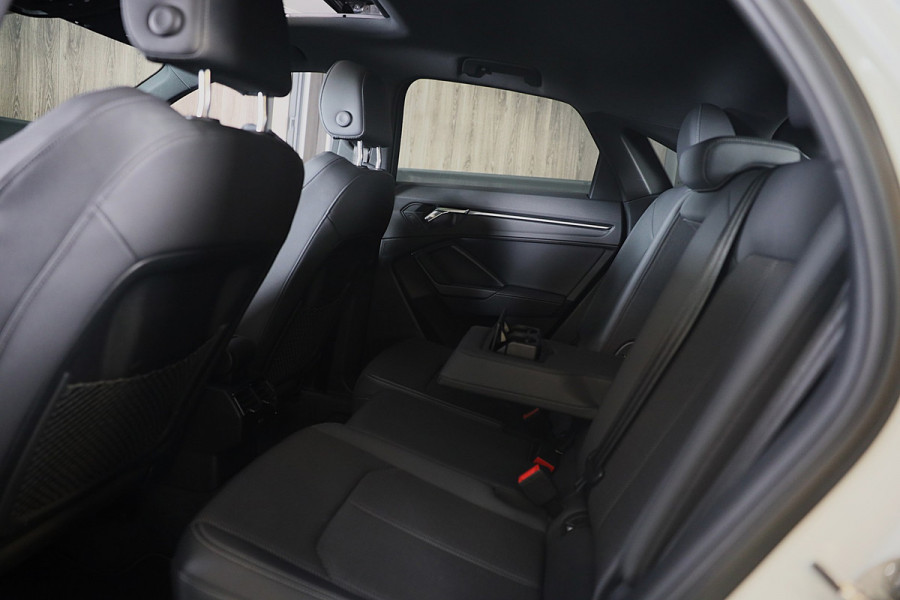 Audi Q3 Sportback 45 TFSI e RSQ3 Look / Memory / Camera / Acc / Lane Assist / Dode Hoek / S Line Zetels / Pano / Matrix / 21 In