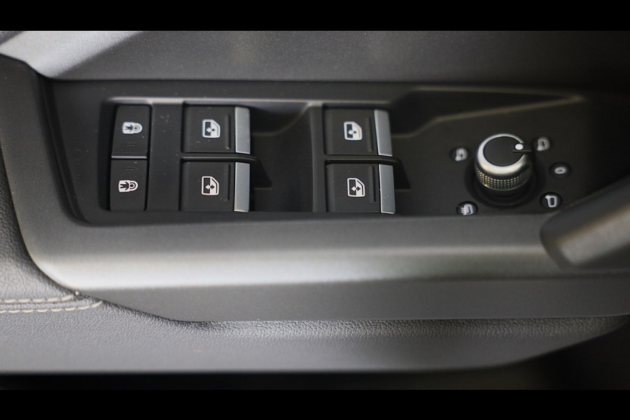Audi Q3 Sportback 45 TFSI e RSQ3 Look / Memory / Camera / Acc / Lane Assist / Dode Hoek / S Line Zetels / Pano / Matrix / 21 In