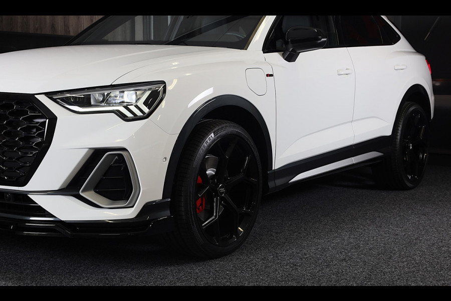 Audi Q3 Sportback 45 TFSI e RSQ3 Look / Memory / Camera / Acc / Lane Assist / Dode Hoek / S Line Zetels / Pano / Matrix / 21 In