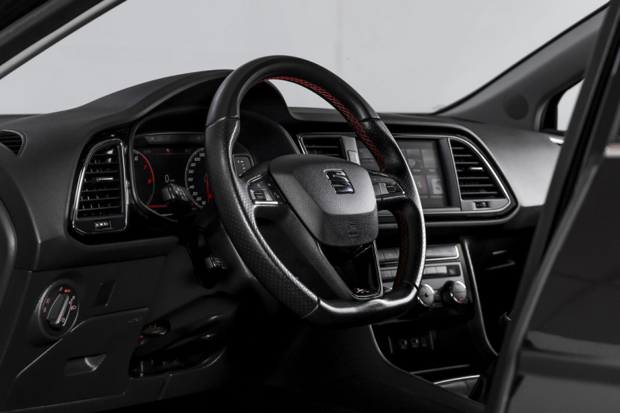 Seat Leon ST 1.5 TSI 150 PK FR Business Intense | Dig. Cockpit | Adapt. Cruise | Stoelverw. | PDC | Camera | NAV + App. Connect | ECC | Afn. Trekhaak | LM 19" |
