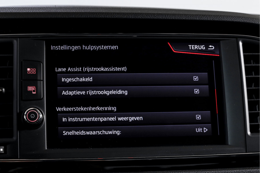 Seat Leon ST 1.5 TSI 150 PK FR Business Intense | Dig. Cockpit | Adapt. Cruise | Stoelverw. | PDC | Camera | NAV + App. Connect | ECC | Afn. Trekhaak | LM 19" |