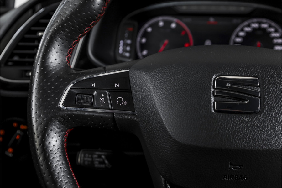 Seat Leon ST 1.5 TSI 150 PK FR Business Intense | Dig. Cockpit | Adapt. Cruise | Stoelverw. | PDC | Camera | NAV + App. Connect | ECC | Afn. Trekhaak | LM 19" |