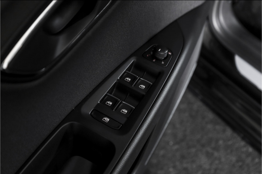 Seat Leon ST 1.5 TSI 150 PK FR Business Intense | Dig. Cockpit | Adapt. Cruise | Stoelverw. | PDC | Camera | NAV + App. Connect | ECC | Afn. Trekhaak | LM 19" |