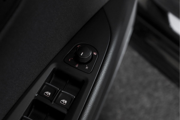 Seat Leon ST 1.5 TSI 150 PK FR Business Intense | Dig. Cockpit | Adapt. Cruise | Stoelverw. | PDC | Camera | NAV + App. Connect | ECC | Afn. Trekhaak | LM 19" |