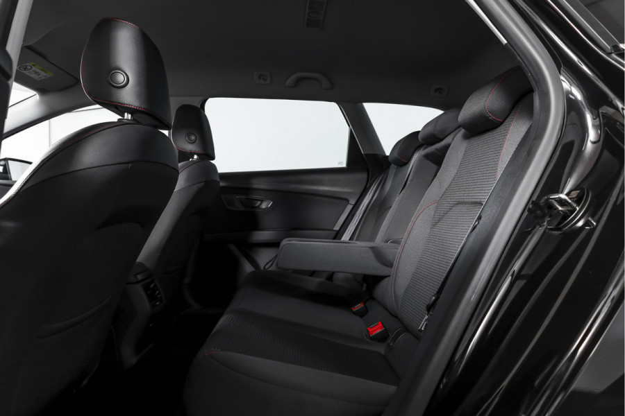 Seat Leon ST 1.5 TSI 150 PK FR Business Intense | Dig. Cockpit | Adapt. Cruise | Stoelverw. | PDC | Camera | NAV + App. Connect | ECC | Afn. Trekhaak | LM 19" |