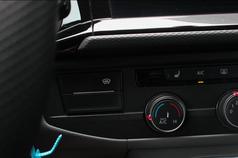Volkswagen Transporter 2.0 TDI L2H1 150PK BULLI DC DUBBEL CABINE / LEIGHTONVANS BODYKIT / FULL OPTIONS / LEDER / FULL BLACK /APPLE