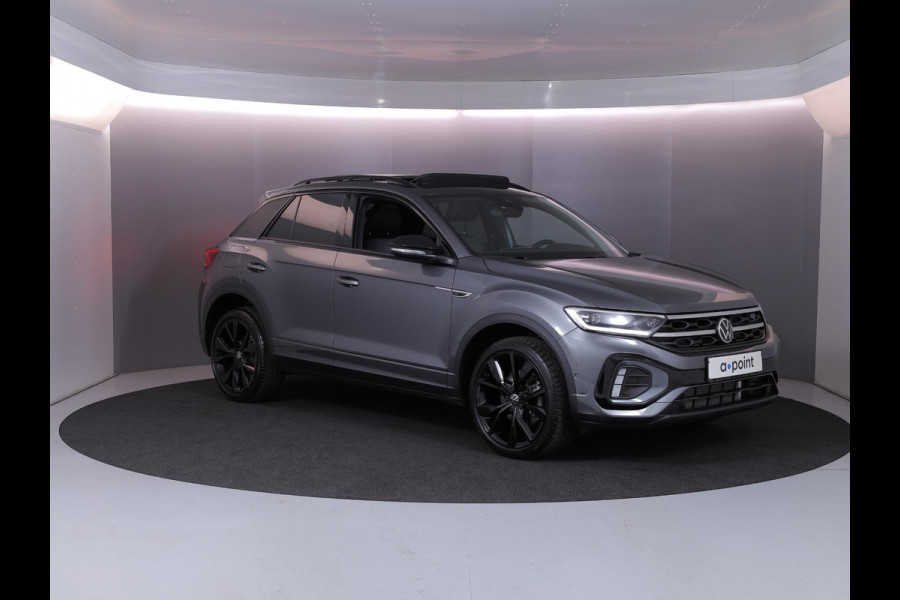 Volkswagen T-Roc 1.5 TSI R-Line 150 pk Automaat (DSG) | Navigatie via App | Panoramadak | Parkeersensoren (Park assist) | Achteruitrijcamera | Keyless | Black Style pakket | R-Line |