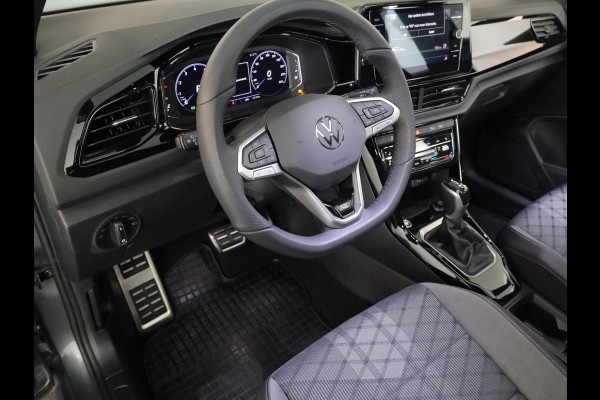 Volkswagen T-Roc 1.5 TSI R-Line 150 pk Automaat (DSG) | Navigatie via App | Panoramadak | Parkeersensoren (Park assist) | Achteruitrijcamera | Keyless | Black Style pakket | R-Line |
