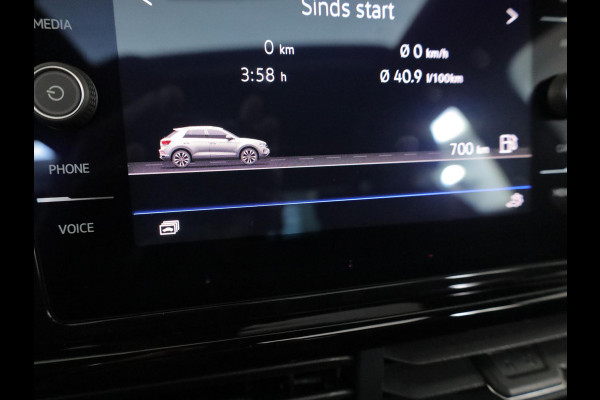 Volkswagen T-Roc 1.5 TSI R-Line 150 pk Automaat (DSG) | Navigatie via App | Panoramadak | Parkeersensoren (Park assist) | Achteruitrijcamera | Keyless | Black Style pakket | R-Line |