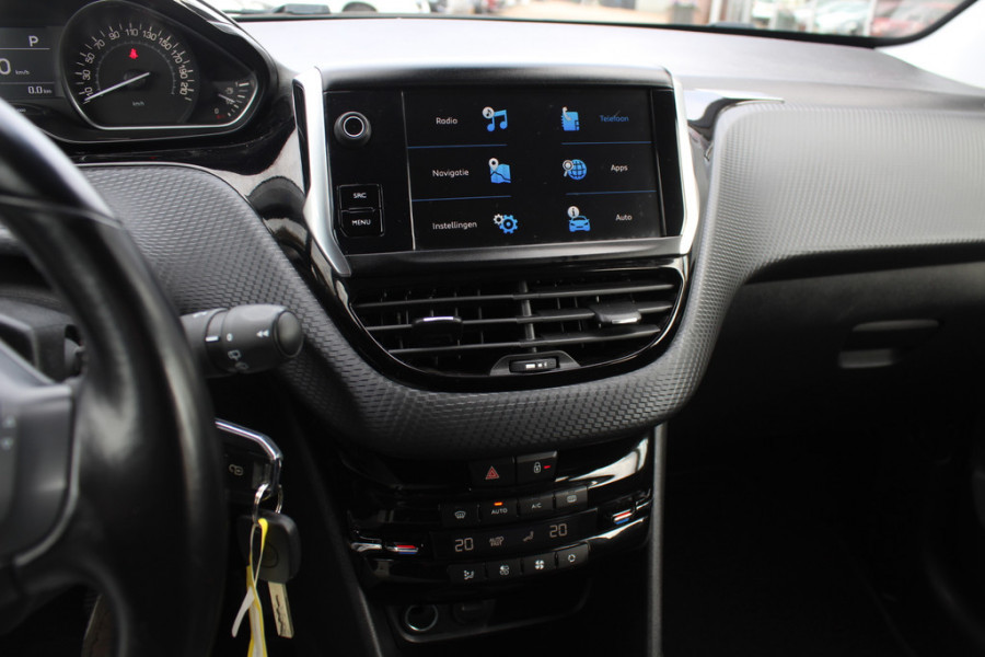 Peugeot 208 1.2 PureTech Blue Lease Executive / DISTR.RIEM VV / Navigatie / Parkeerhulp achter / 16'' / CarPlay / Cruise Control