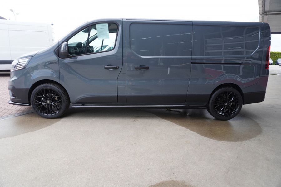 Renault Trafic 2.0 Blue dCi 130PK L2H1 Advance Schuifdeur L+R Black Edition Nr. V058 | Airco | Cruise | Navigatie | Camera | All season+ 20" LM Velgen