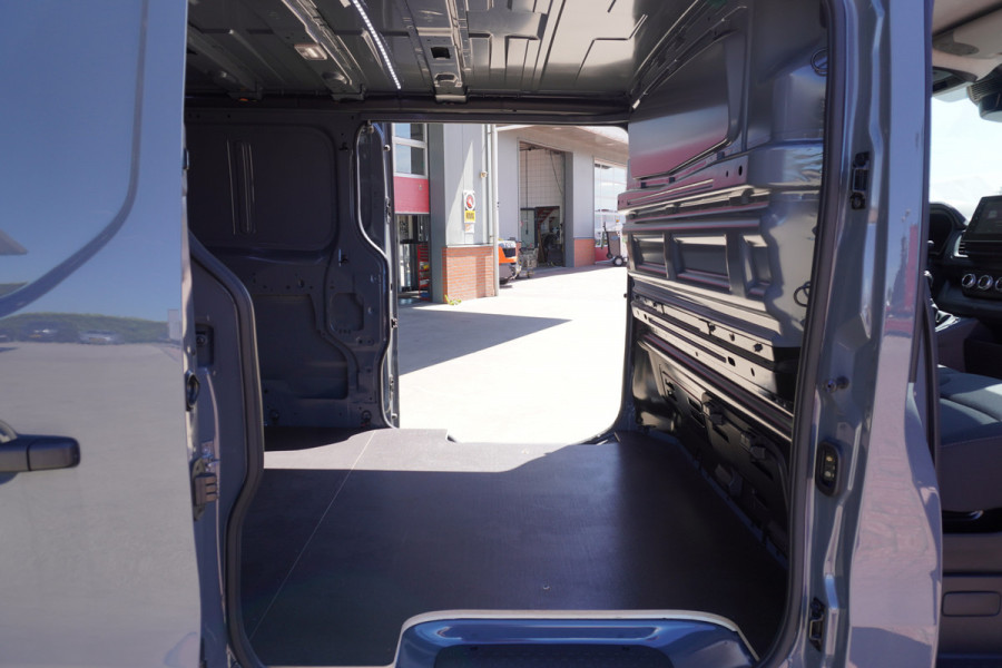 Renault Trafic 2.0 Blue dCi 130PK L2H1 Advance Schuifdeur L+R Black Edition Nr. V058 | Airco | Cruise | Navigatie | Camera | All season+ 20" LM Velgen