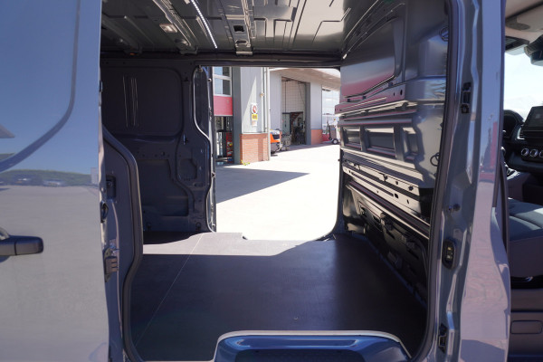 Renault Trafic 2.0 Blue dCi 130PK L2H1 Advance Schuifdeur L+R Black Edition Nr. V058 | Airco | Cruise | Navigatie | Camera | All season+ 20" LM Velgen