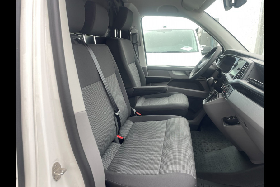 Volkswagen Transporter 2.0 TDI L2H1 28 BPM Vrij/(Complete inrichting Sortimo)/150pk/Camera