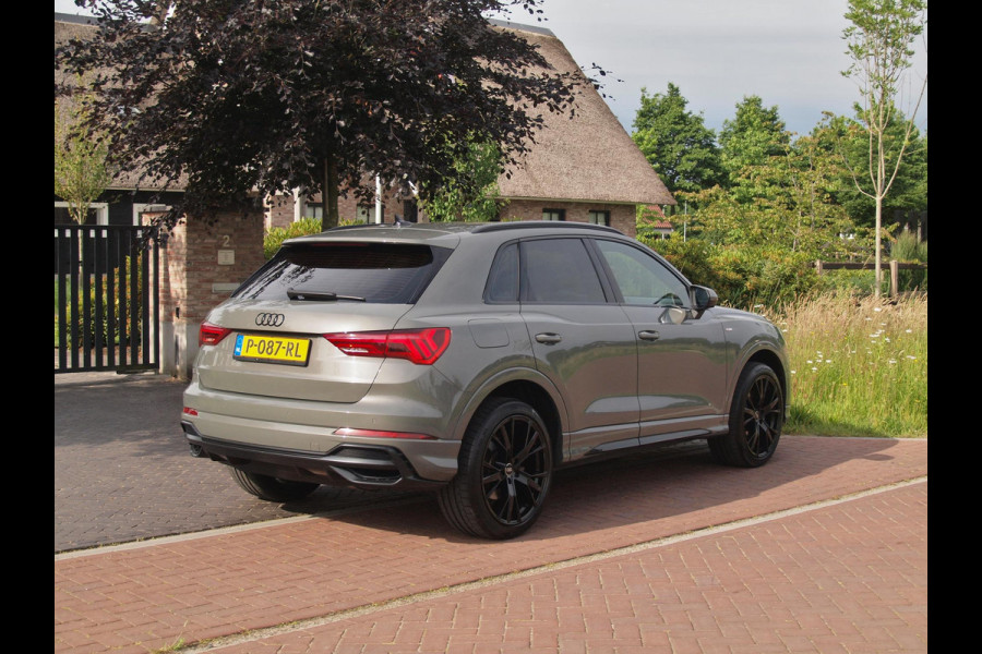 Audi Q3 45 TFSI e S edition | 2 X S-Line | Plug-in Hybride |Apple Carplay | Cruise Control | Parkeersensoren | 20 Inch | NL-Auto |