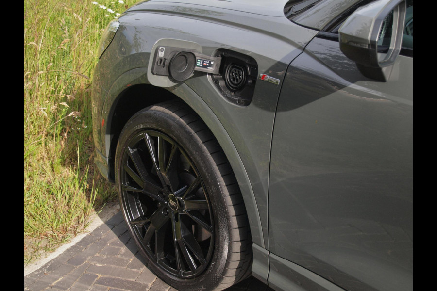 Audi Q3 45 TFSI e S edition | 2 X S-Line | Plug-in Hybride |Apple Carplay | Cruise Control | Parkeersensoren | 20 Inch | NL-Auto |