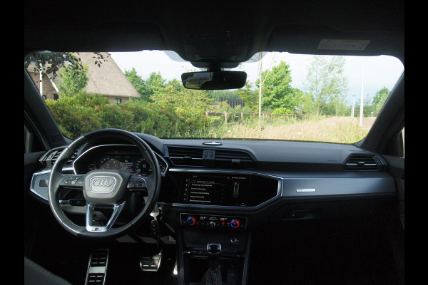 Audi Q3 45 TFSI e S edition | 2 X S-Line | Plug-in Hybride |Apple Carplay | Cruise Control | Parkeersensoren | 20 Inch | NL-Auto |