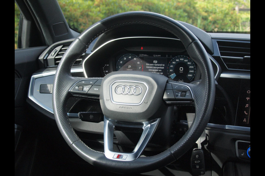 Audi Q3 45 TFSI e S edition | 2 X S-Line | Plug-in Hybride |Apple Carplay | Cruise Control | Parkeersensoren | 20 Inch | NL-Auto |