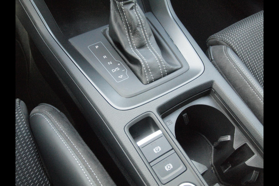 Audi Q3 45 TFSI e S edition | 2 X S-Line | Plug-in Hybride |Apple Carplay | Cruise Control | Parkeersensoren | 20 Inch | NL-Auto |