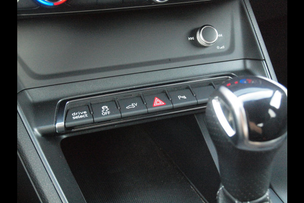 Audi Q3 45 TFSI e S edition | 2 X S-Line | Plug-in Hybride |Apple Carplay | Cruise Control | Parkeersensoren | 20 Inch | NL-Auto |