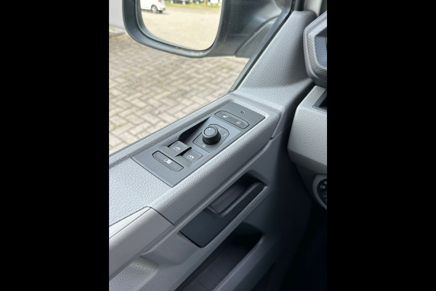 Volkswagen Transporter 2.0 TDI L2H1 28 > Complete inrichting (Sortimo) en BPM Vrij!/camera/automaat/150pk....