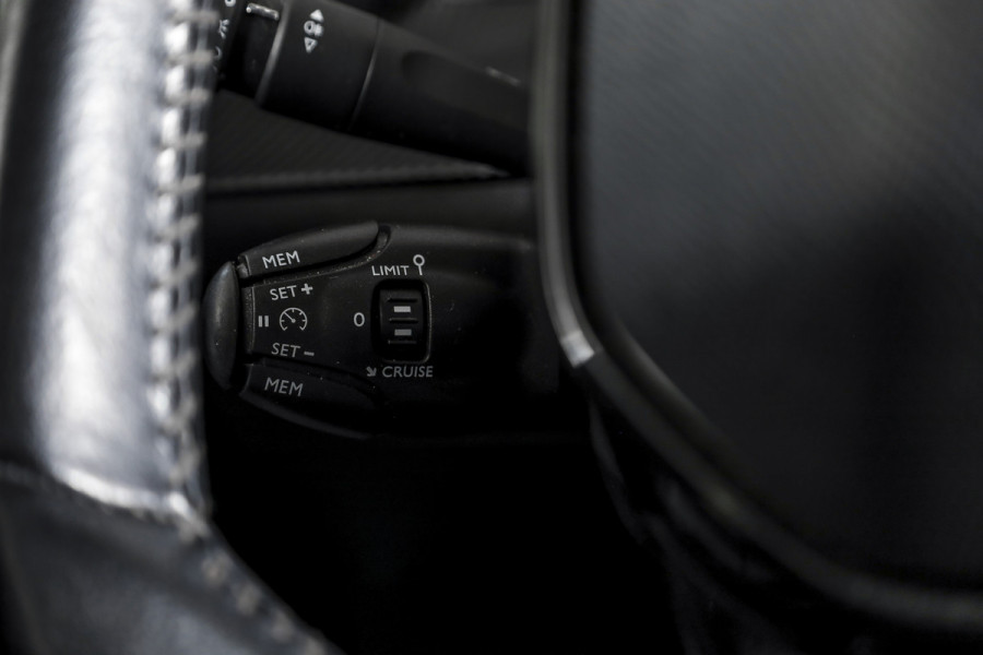 Peugeot 208 1.2 PureTech 100 PK Allure | Dig.Cockpit | Cruise | Camera | PDC | App. Connect | Auto.Airco | LM 16" |