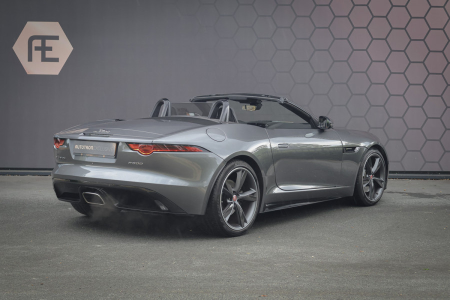 Jaguar F-Type P300 R-Dynamic | 20" CARBON INLEG VELGEN | LED KOPLAMPEN | SPORTUITLAAT | MERIDIDAN AUDIO | COLD CLIMATE PACK INCL. STUURVERWARMING EN VOORRUITVERWARMING INCL WARMTEWEREND GLAS
