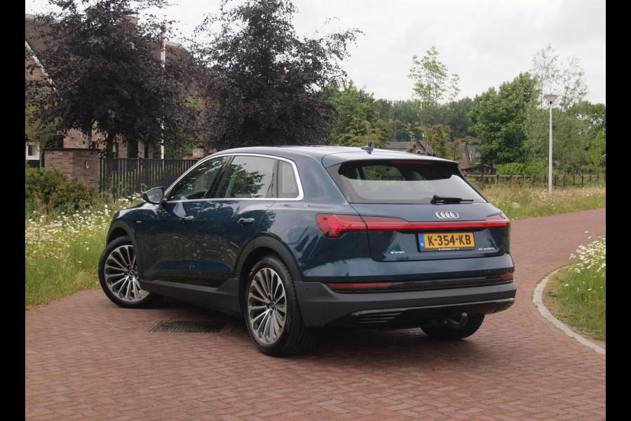 Audi e-tron 50 quattro edition 71 kWh | Trekhaak | 21 Inch Velgen | DAB | Parkeersensoren | Dealer onderhouden | NL-Auto |