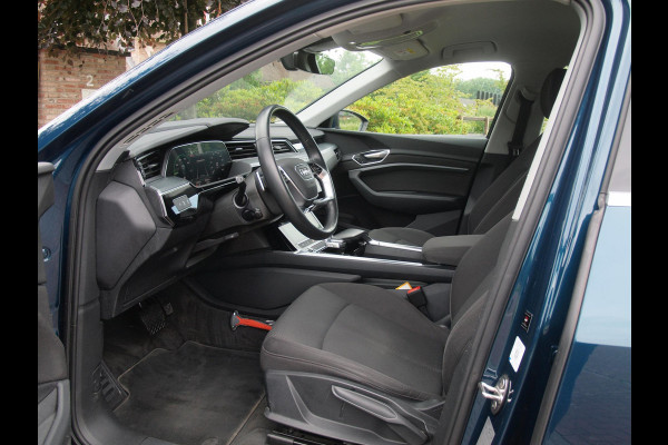 Audi e-tron 50 quattro edition 71 kWh | Trekhaak | 21 Inch Velgen | DAB | Parkeersensoren | Dealer onderhouden | NL-Auto |