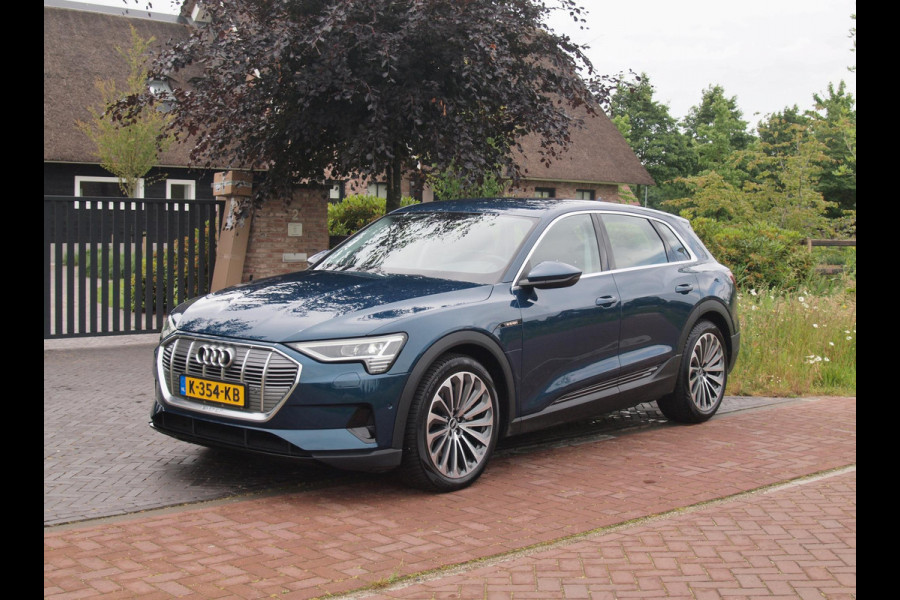 Audi e-tron 50 quattro edition 71 kWh | Trekhaak | 21 Inch Velgen | DAB | Parkeersensoren | Dealer onderhouden | NL-Auto |