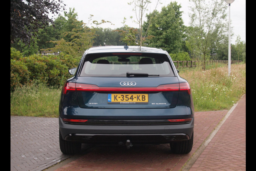Audi e-tron 50 quattro edition 71 kWh | Trekhaak | 21 Inch Velgen | DAB | Parkeersensoren | Dealer onderhouden | NL-Auto |