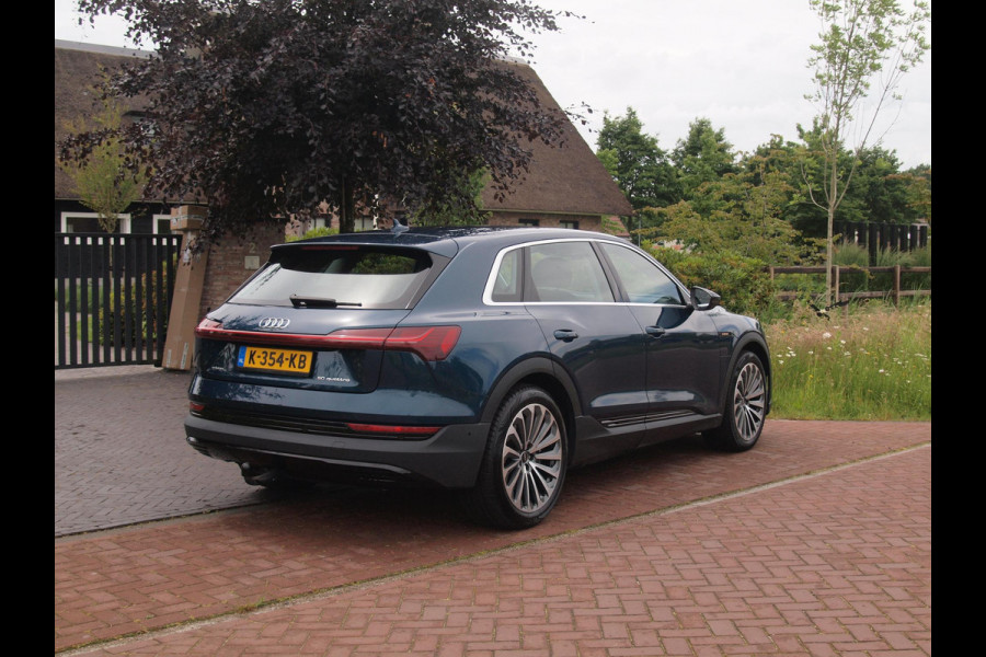 Audi e-tron 50 quattro edition 71 kWh | Trekhaak | 21 Inch Velgen | DAB | Parkeersensoren | Dealer onderhouden | NL-Auto |