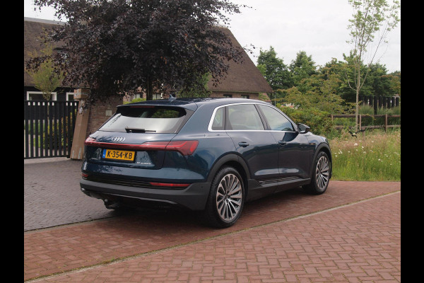 Audi e-tron 50 quattro edition 71 kWh | Trekhaak | 21 Inch Velgen | DAB | Parkeersensoren | Dealer onderhouden | NL-Auto |