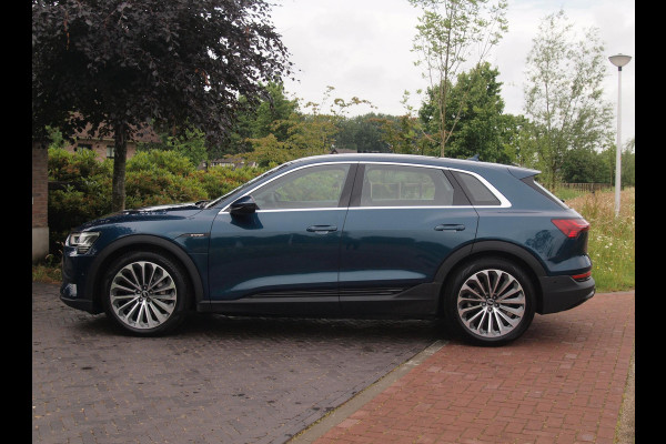 Audi e-tron 50 quattro edition 71 kWh | Trekhaak | 21 Inch Velgen | DAB | Parkeersensoren | Dealer onderhouden | NL-Auto |
