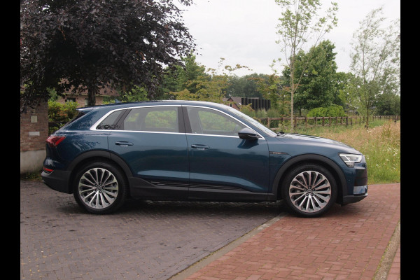Audi e-tron 50 quattro edition 71 kWh | Trekhaak | 21 Inch Velgen | DAB | Parkeersensoren | Dealer onderhouden | NL-Auto |