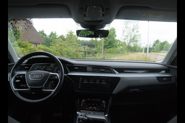 Audi e-tron 50 quattro edition 71 kWh | Trekhaak | 21 Inch Velgen | DAB | Parkeersensoren | Dealer onderhouden | NL-Auto |
