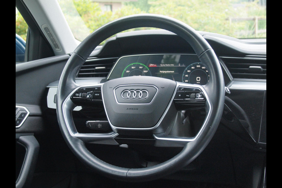 Audi e-tron 50 quattro edition 71 kWh | Trekhaak | 21 Inch Velgen | DAB | Parkeersensoren | Dealer onderhouden | NL-Auto |