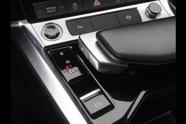 Audi e-tron 50 quattro edition 71 kWh | Trekhaak | 21 Inch Velgen | DAB | Parkeersensoren | Dealer onderhouden | NL-Auto |