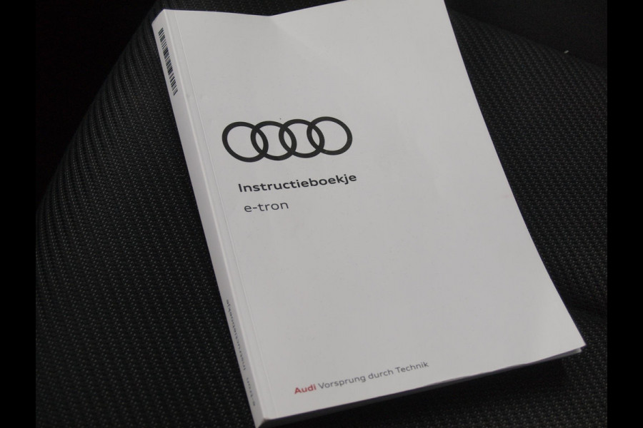 Audi e-tron 50 quattro edition 71 kWh | Trekhaak | 21 Inch Velgen | DAB | Parkeersensoren | Dealer onderhouden | NL-Auto |