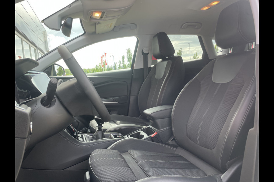 Opel Grandland 1.2 Turbo | 18" Velgen | Camera | Stoel/Stuurwiel verwarming | regensensor | Navigatie